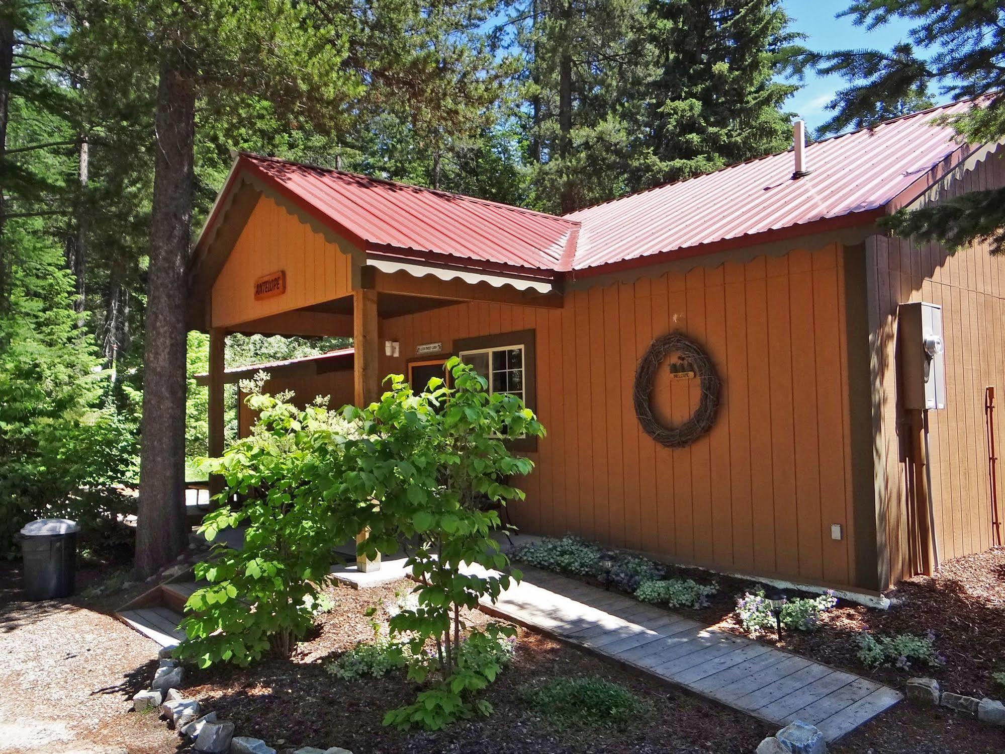Historic Tamarack Lodge Hungry Horse Extérieur photo