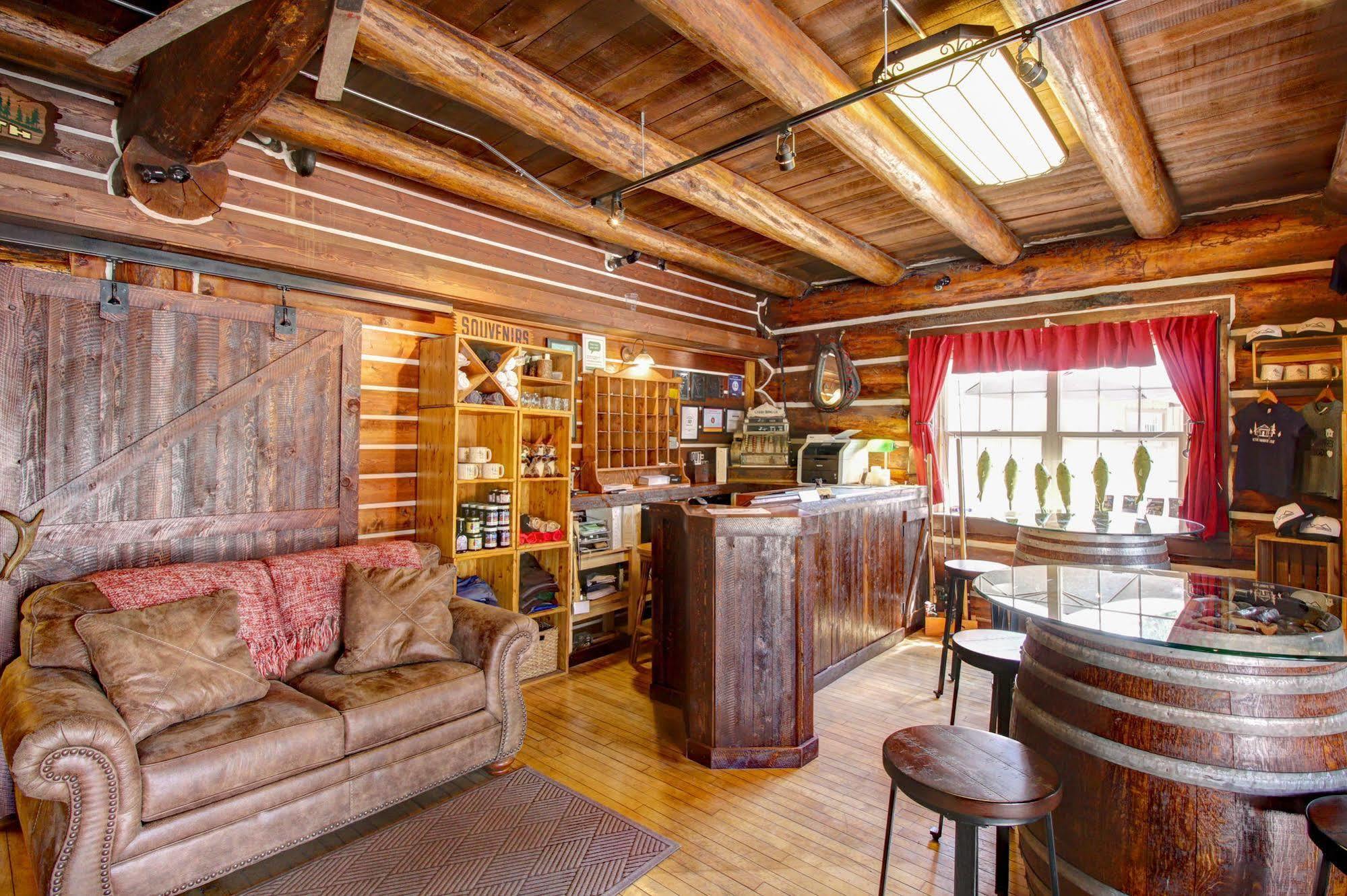 Historic Tamarack Lodge Hungry Horse Extérieur photo