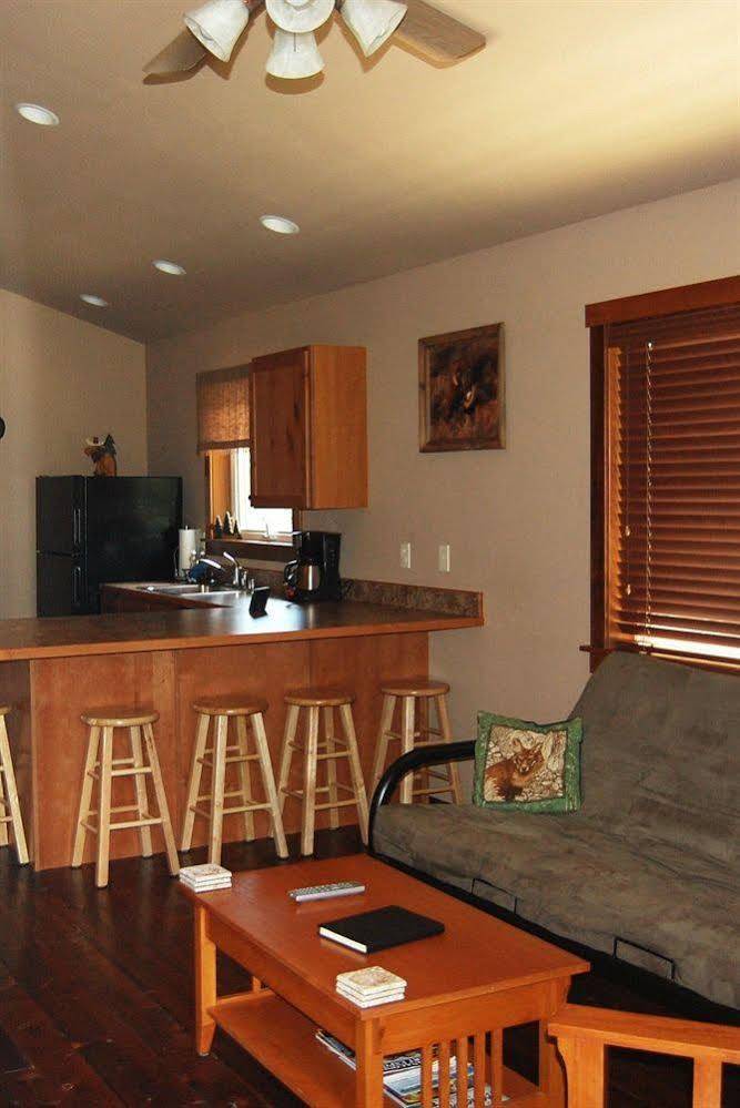 Historic Tamarack Lodge Hungry Horse Extérieur photo